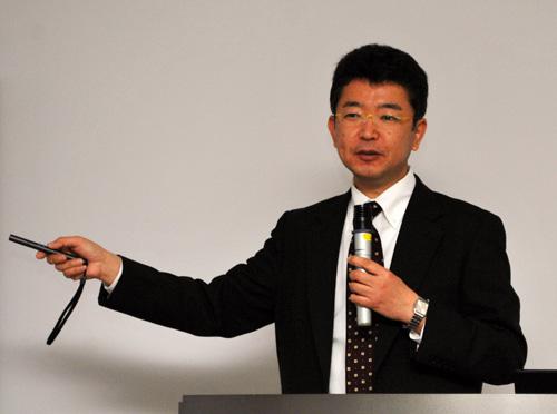 講演中の香取 秀俊 氏