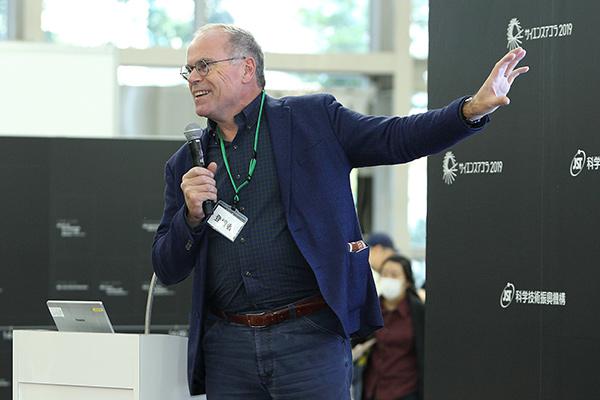 マーストリヒト大学のマーク・ポスト教授