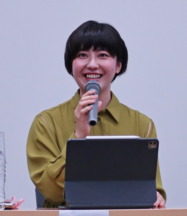 モデレーターの黒田有彩氏は神戸市須磨の出身だ