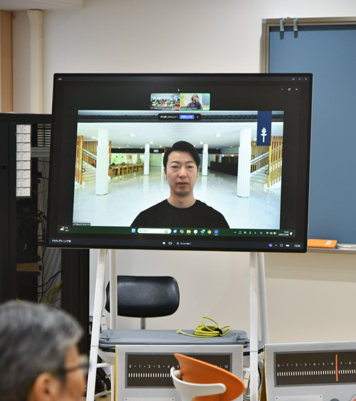 矢田さんはフィンランドから遠隔で出演した
