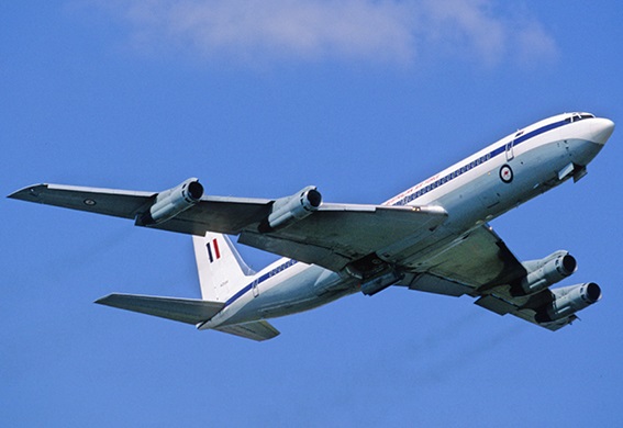 ボーイング707(1957-1991) 大型ジェット旅客機の先駆け的存在で、1991年まで1000機以上が生産され、世界各国の航空会社、軍などに採用された。