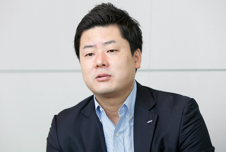 深堀昂さん